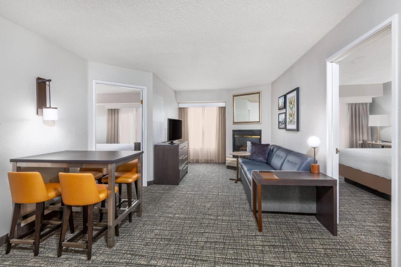 Residence Inn Indianapolis Downtown On The Canal Экстерьер фото