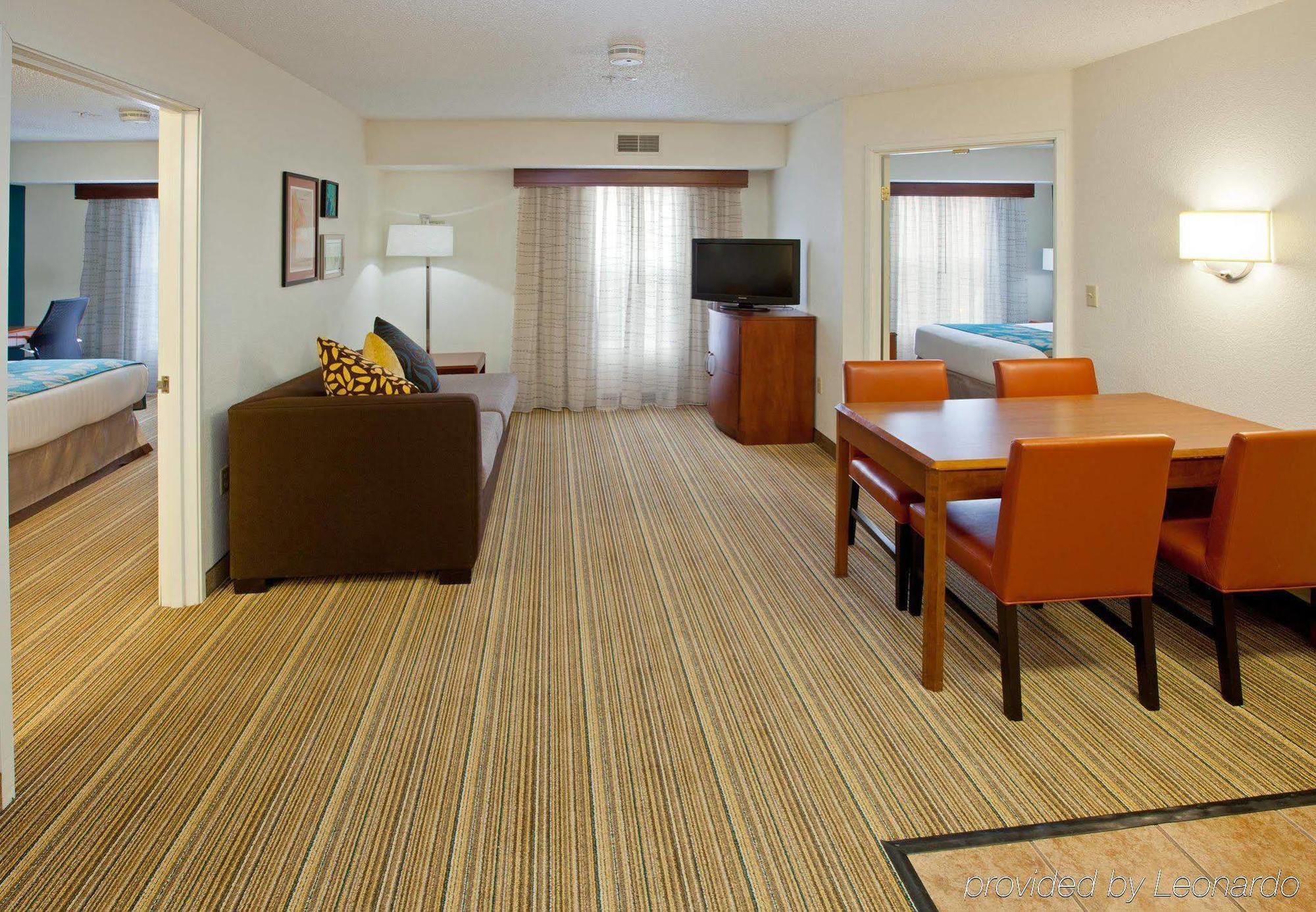 Residence Inn Indianapolis Downtown On The Canal Номер фото
