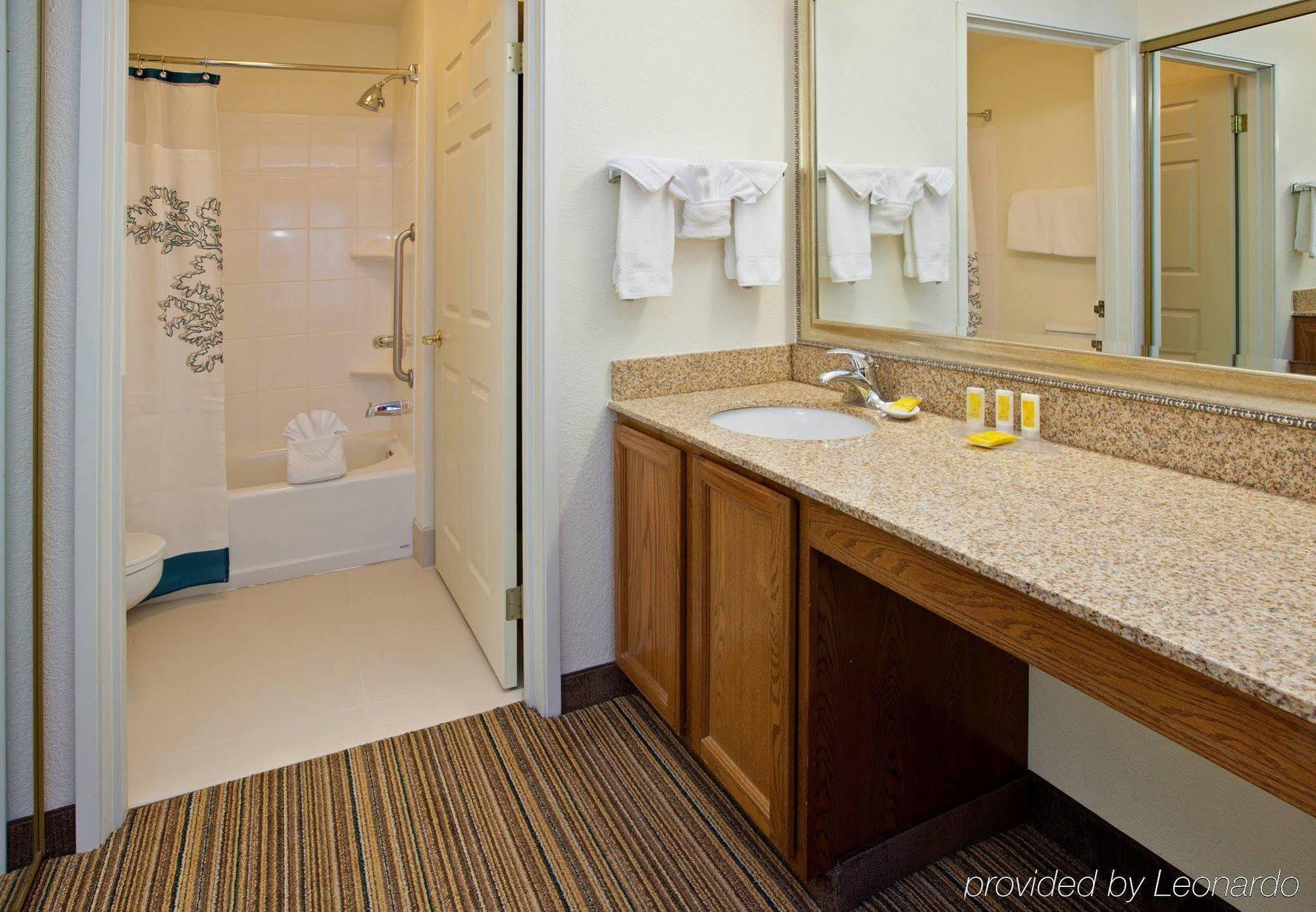Residence Inn Indianapolis Downtown On The Canal Номер фото